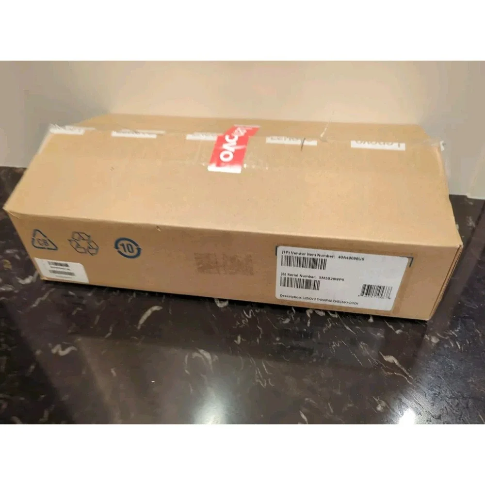 Lenovo ThinkPad Pro Dock 65W and 90W - Black (40A40090US) New in Box